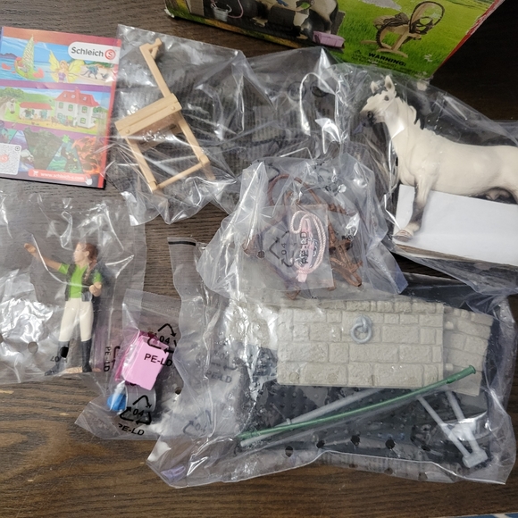 Schleich Horse Wash Area - New (Damaged Box) - Horse Club 42104 - Picture 2 of 3